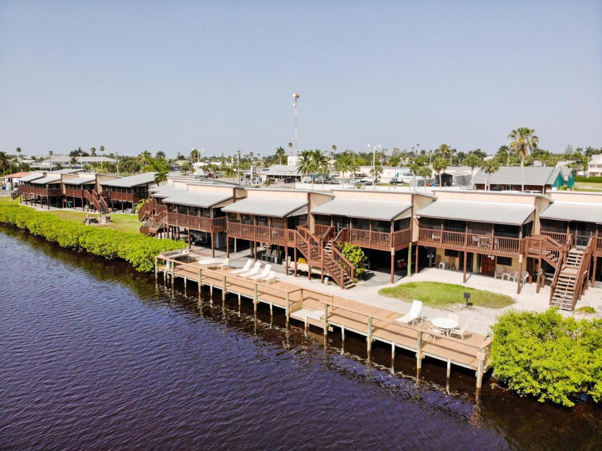 River Wilderness Waterfront Cabins Еверґлейдс-Сіті Екстер'єр фото
