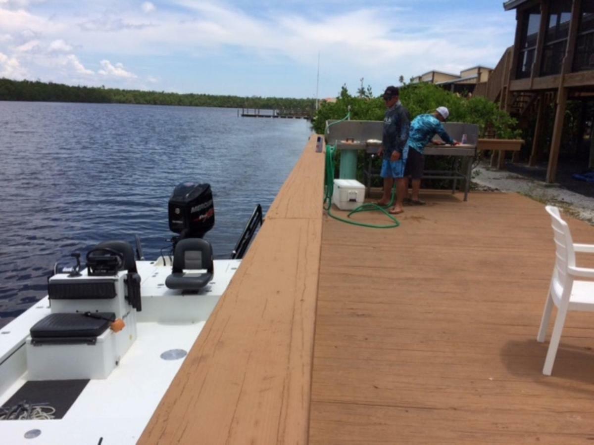 River Wilderness Waterfront Cabins Еверґлейдс-Сіті Екстер'єр фото